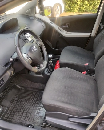 Toyota Yaris cena 17700 przebieg: 231522, rok produkcji 2011 z Oborniki Śląskie małe 137